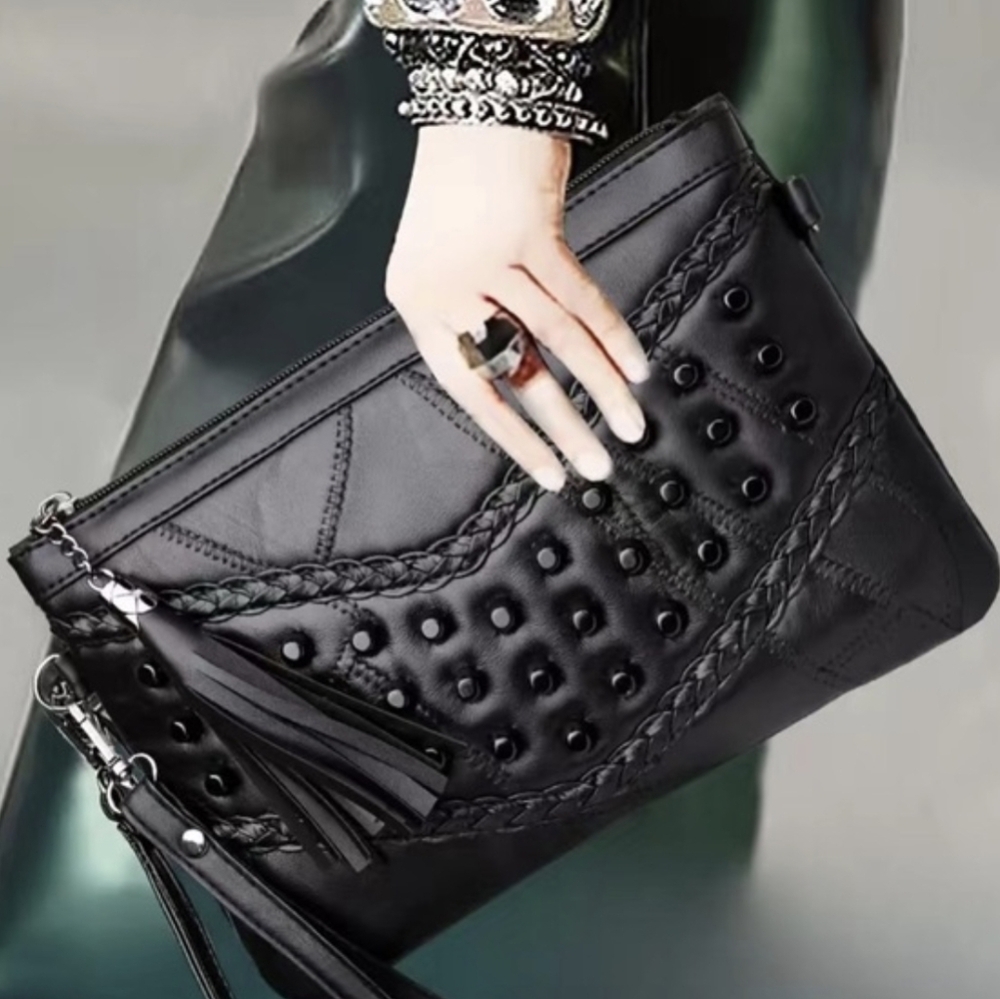 NEW✨ Black Quilted Tassel Wristlet Clutch - Women
